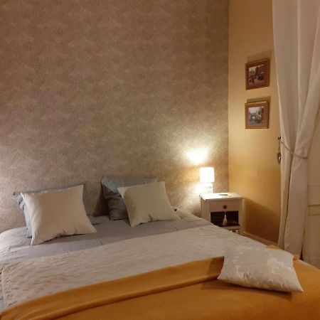 Manoir Tregont Mab Bed & Breakfast Кимпер Екстериор снимка